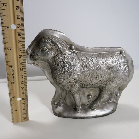 Faux Vintage Sheep Lamb Candy Mold Replica Table Décor Easter Spring - Picture 3 of 8